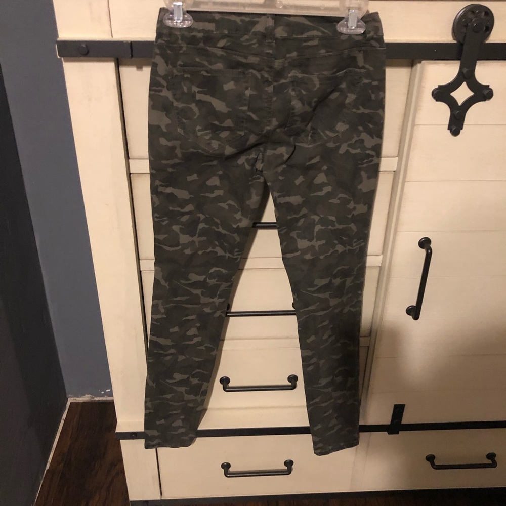 2 for $20 BBJ Los Angeles Camp Ripped Skinny Jeans - Picture 5 of 7